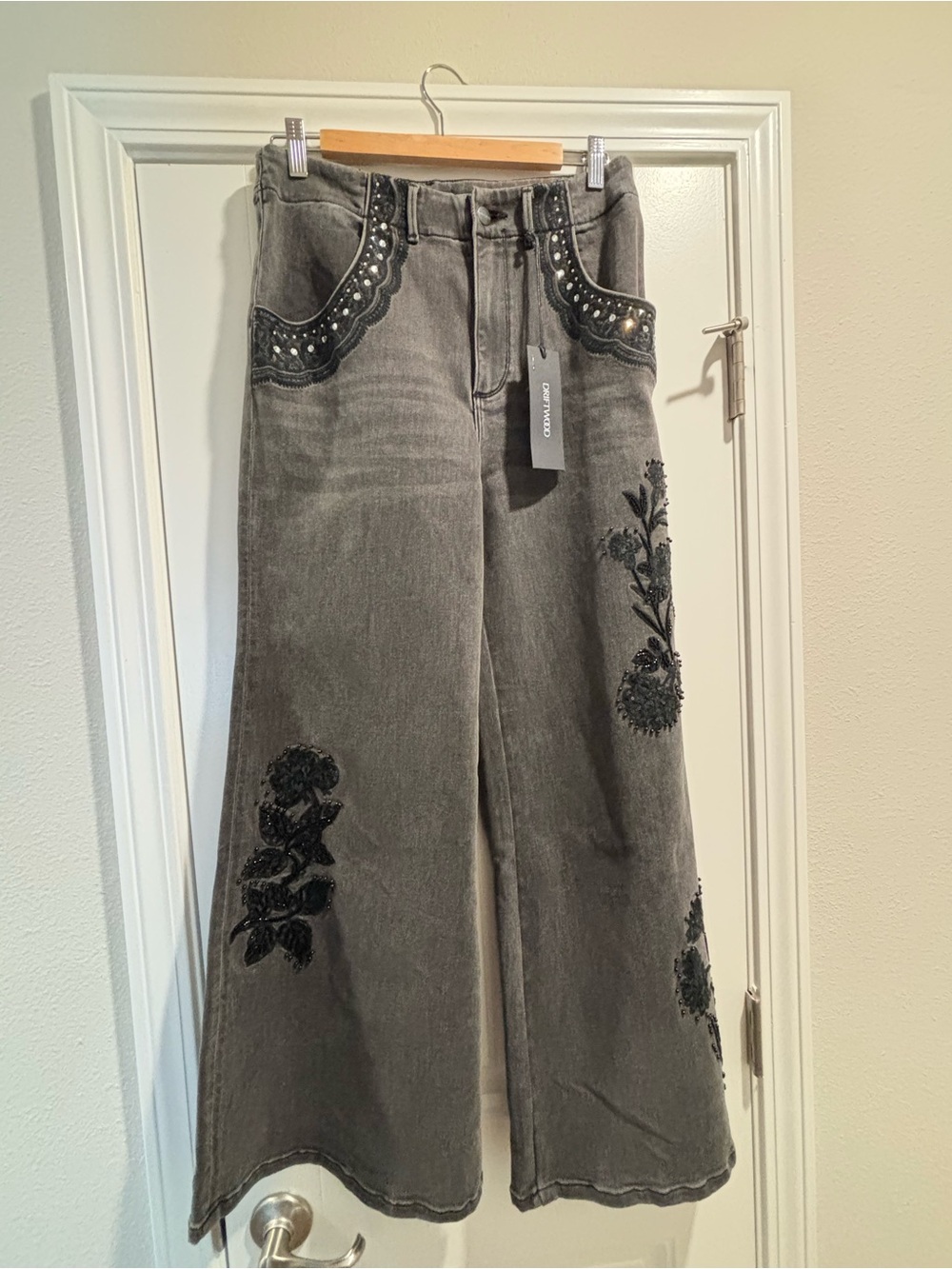 NWT Driftwood Women's Wide-Leg Embroidered Grey Jeans